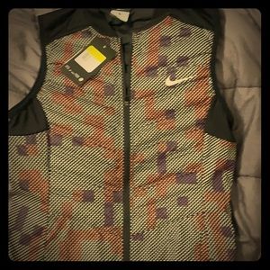 NWT Aeroloft Nike